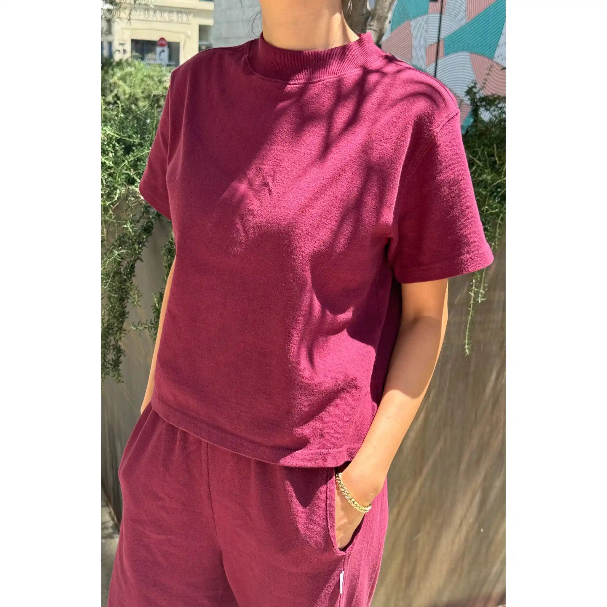 Le Bon Shoppe Womens Sunset Mock Neck Tee, cabernet