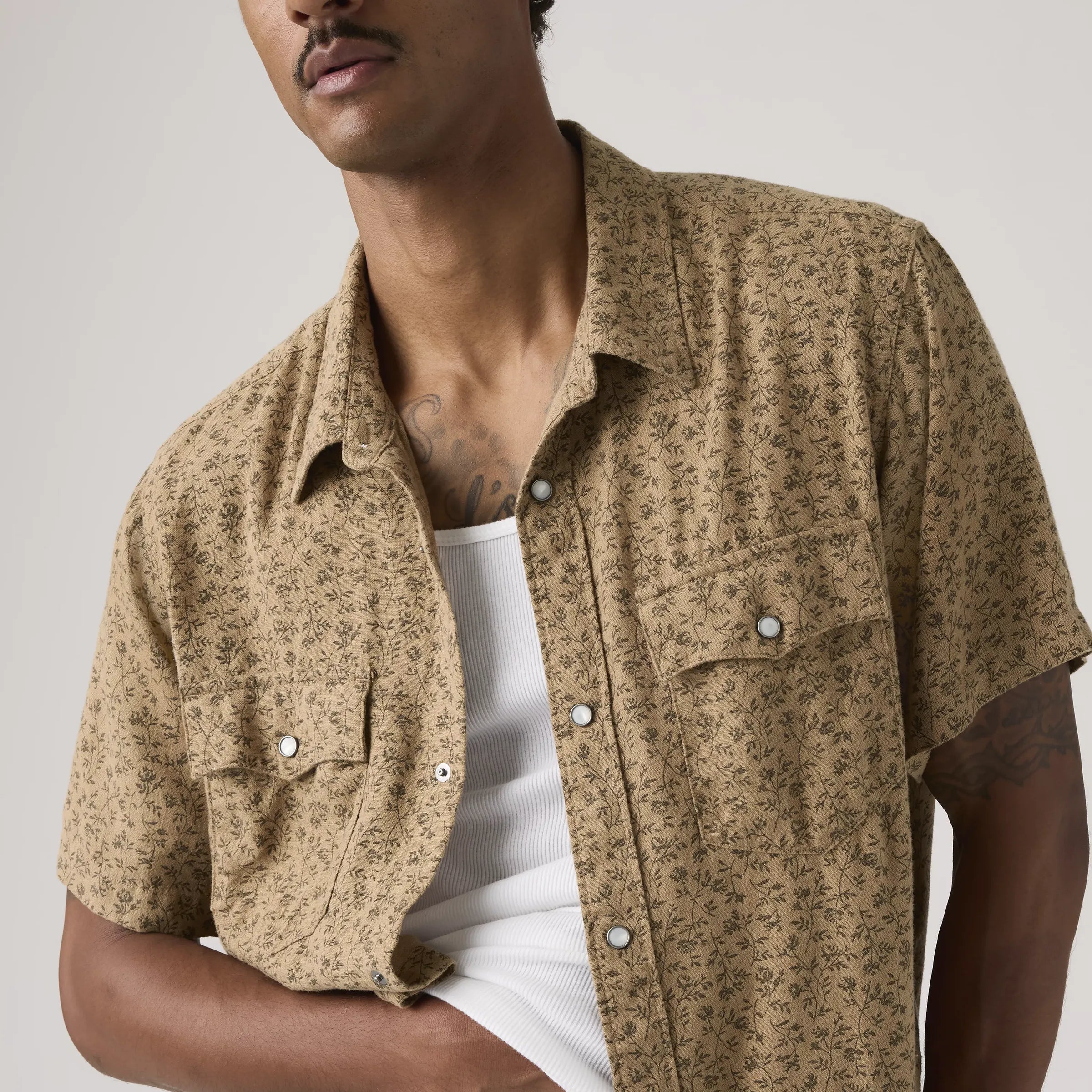 Levi's Relaxed Fit Short Sleeve Western Shirt, bran floral tiger — available at Norwood