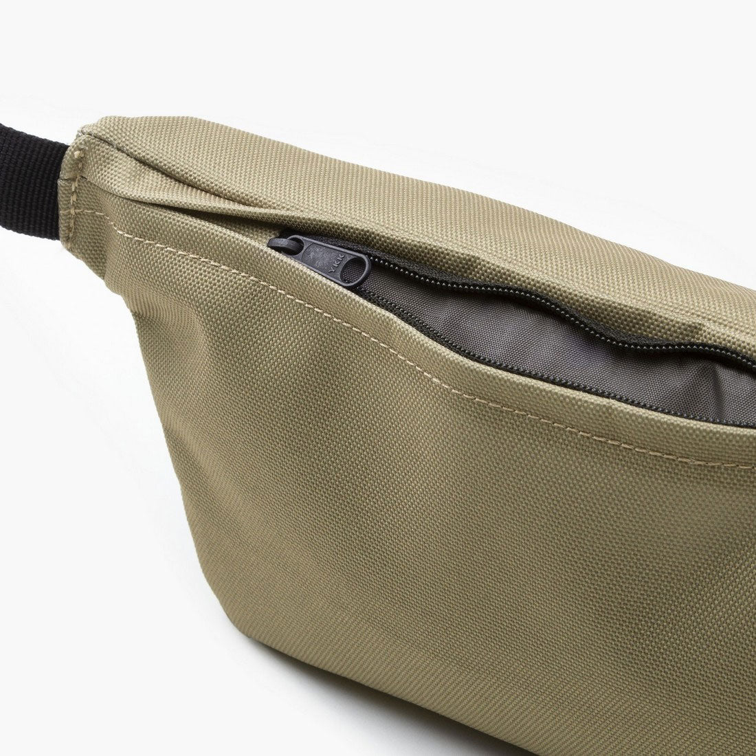 Levi's Banana Sling Serif Logo, regular khaki — available at Norwood
