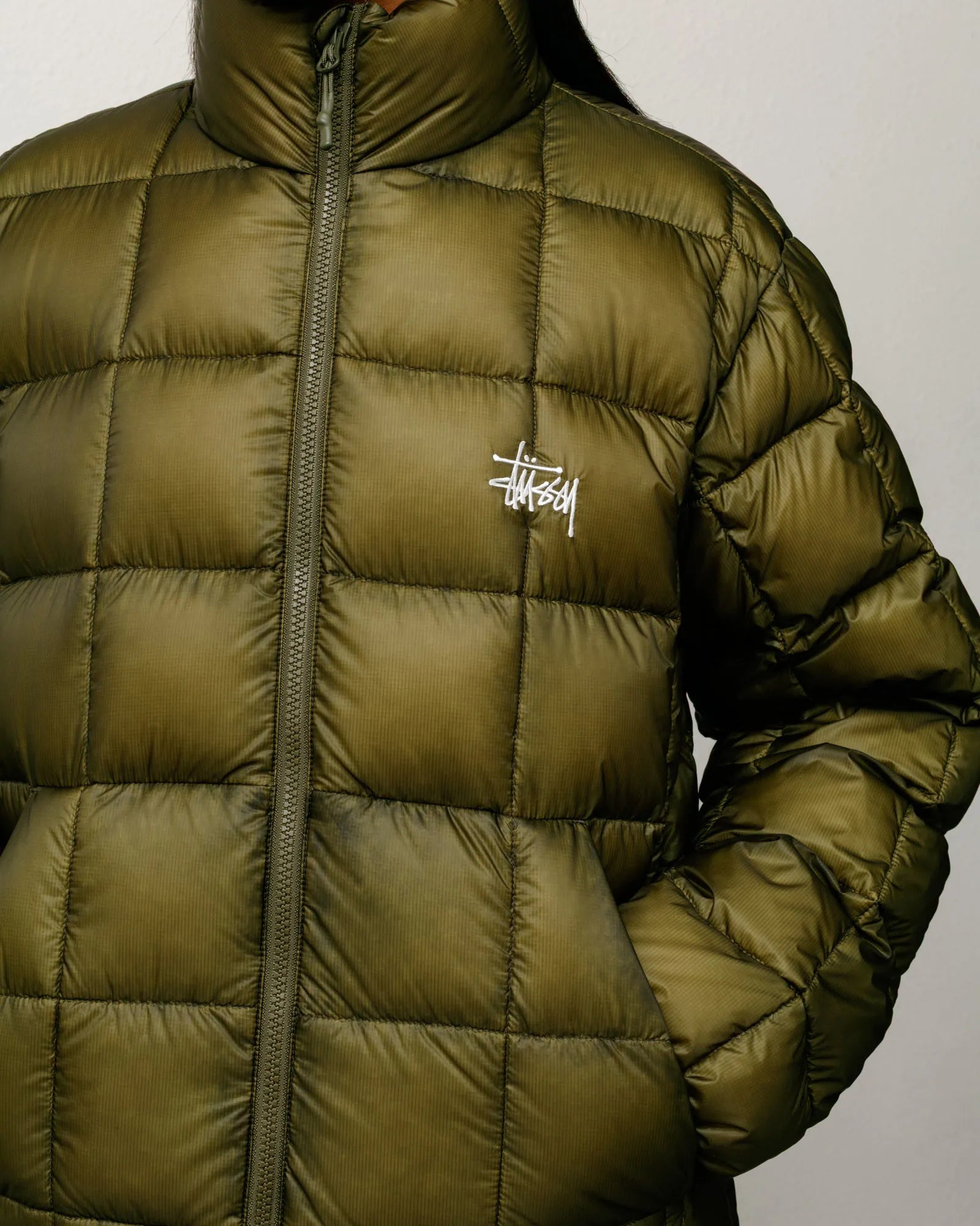 Stussy オリーブ ノースリーブ Sサイズ Stussy オリーブ ノースリーブ Sサイズ 【公式通販】